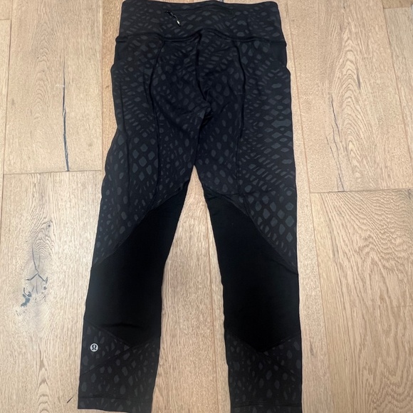 Black Lululemon leggings 4 - Picture 2 of 3